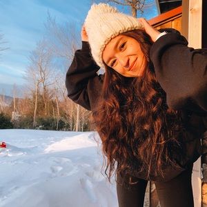 Meet your Posher, Monika